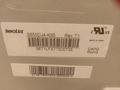 Un bon prix. Panneau TV LCD Innolux 65 pouces avec pixels 3140*2160 et module TV LED à bande verticale RVB en ligne