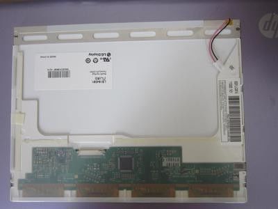 Un bon prix. Affichage LCD industriel de 12,1 pouces avec 800*600 pixels et 450cd/m2 de luminosité en ligne